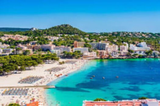 Mallorca 4 noches Ferry con coche + Apartamentos a pie de la playa por 144€